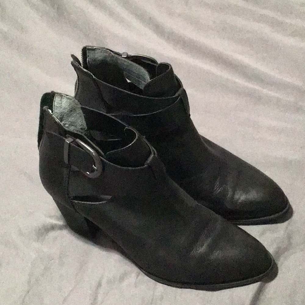 Vionic booties